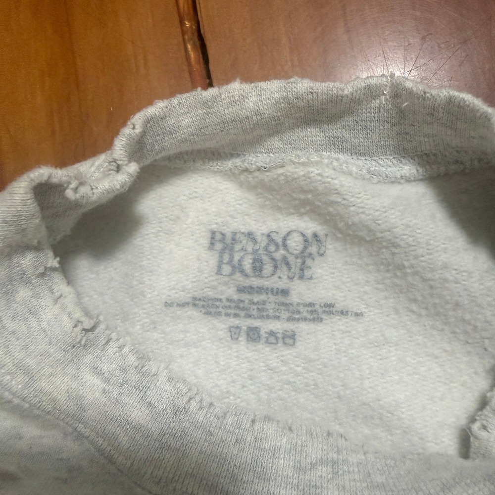 Benson Boone Men's Sweatshirt Medium American Heart Distressed Football R3-16 - Picture 4 of 7